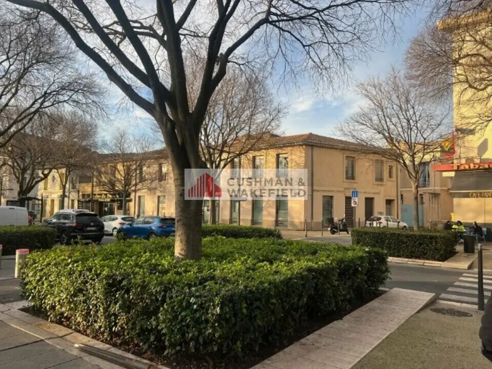 Bureau dans Nîmes à vendre Photo de l’immeuble– Image 1 sur 2