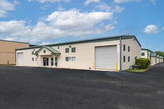 Plus de détails pour 2200 NE 36th Ave, Ocala, FL - Industriel/Logistique à louer
