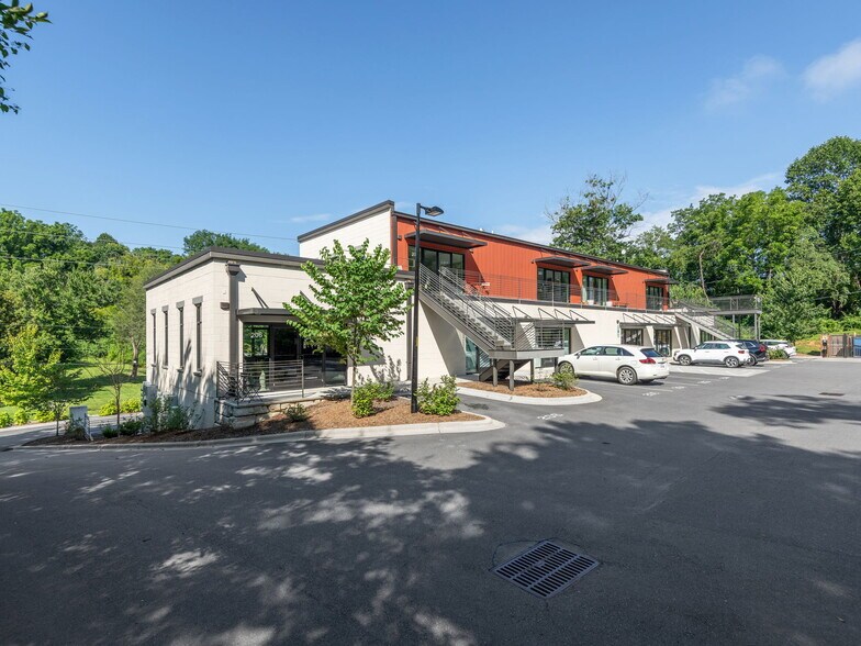 76 Glendale Ave, Asheville, NC à louer - Photo de l’immeuble – Image 2 sur 14