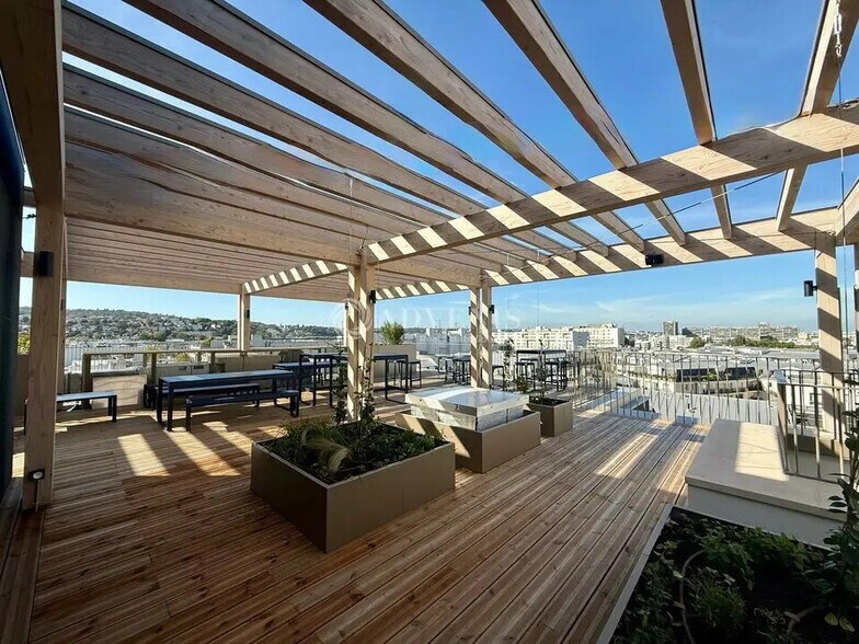 Bureau dans Issy-les-Moulineaux à louer - Photo de l’immeuble – Image 3 sur 12