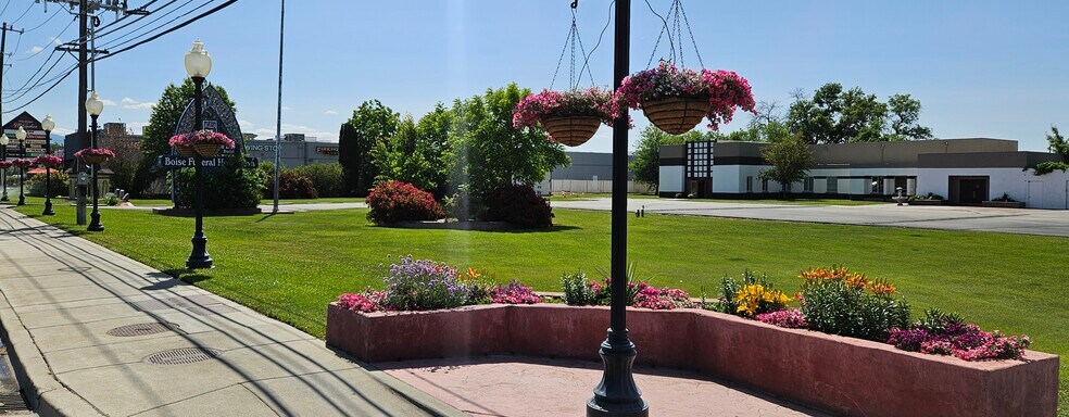 8209 W Fairview Ave, Boise, ID à vendre - Photo de l’immeuble – Image 3 sur 21