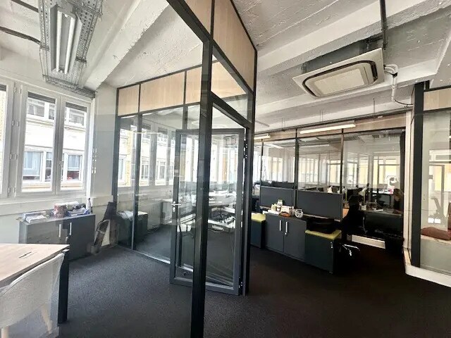 2 Rue De La Roquette, Paris à louer - Photo de l’immeuble – Image 2 sur 9