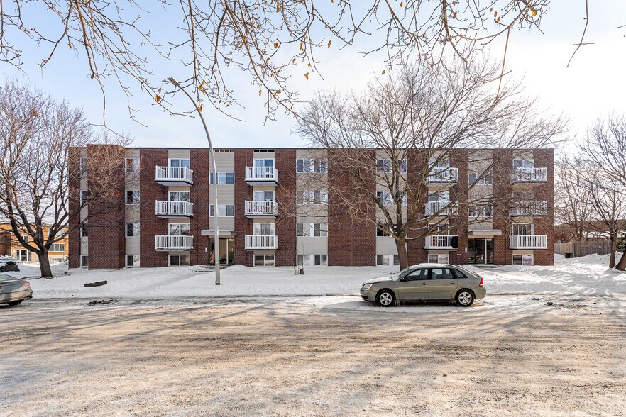 1005-1015 Rue De La Commune, La Prairie, QC à vendre - Photo de l’immeuble – Image 3 sur 9