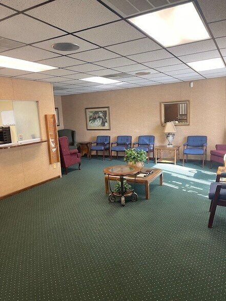 1035 N Houston Rd, Warner Robins, GA à louer - Hall d’entrée – Image 2 sur 3