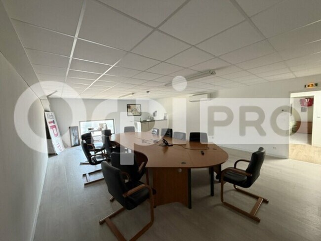 Plus de détails pour Bureau à vendre