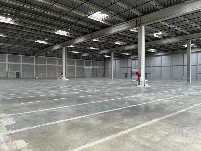 Plus de détails pour Industriel/Logistique à louer