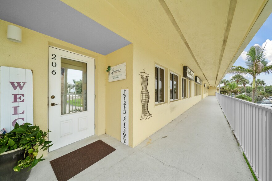 1790 Highway A1A, Indian Harbour Beach, FL à vendre - Photo de l’immeuble – Image 2 sur 15
