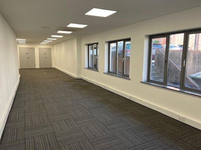 9 Sydenham Rd, Guildford à louer - Photo de l’immeuble – Image 2 sur 6