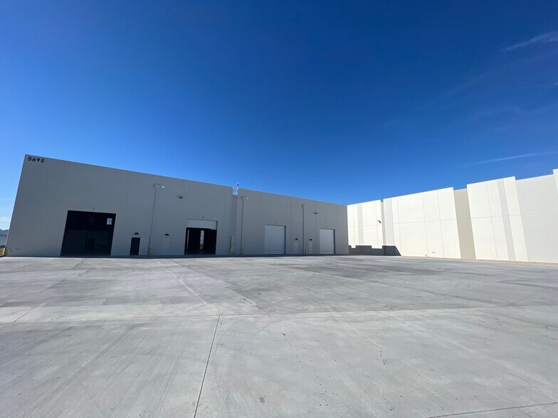 5695 E North Belt Rd, Las Vegas, NV à louer - Photo de l’immeuble – Image 2 sur 7