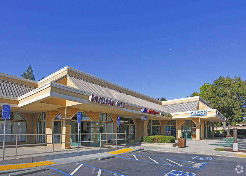 15525-15569 Union Ave, Los Gatos, CA à louer - Photo de l’immeuble – Image 2 sur 4