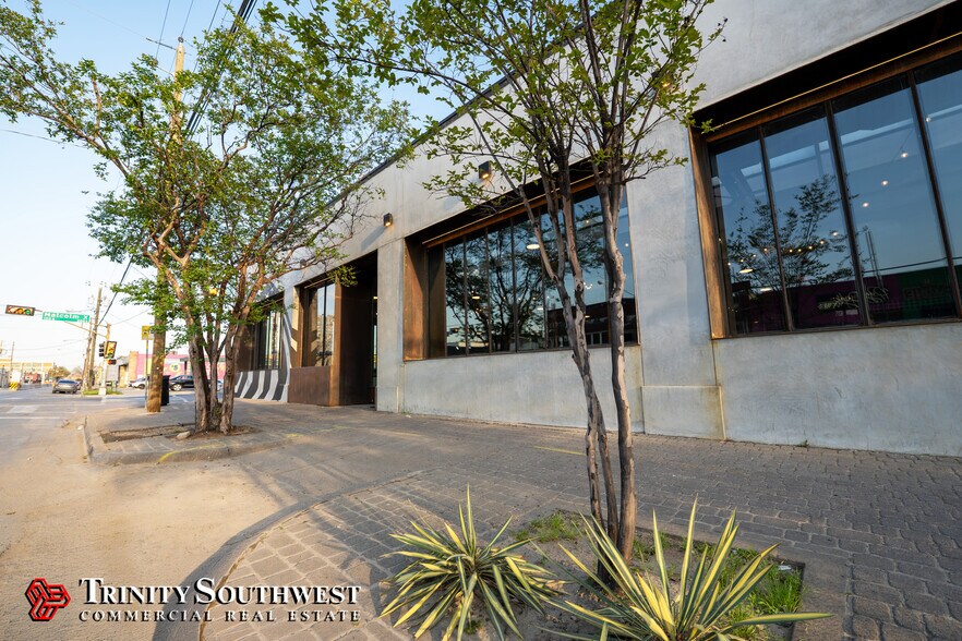 2820-2824 Commerce St, Dallas, TX à vendre - Photo de l’immeuble – Image 3 sur 8