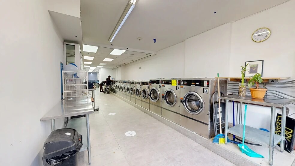 354 E 116th St, New York, NY à vendre - Numérisation 3D Matterport – Image 2 sur 14