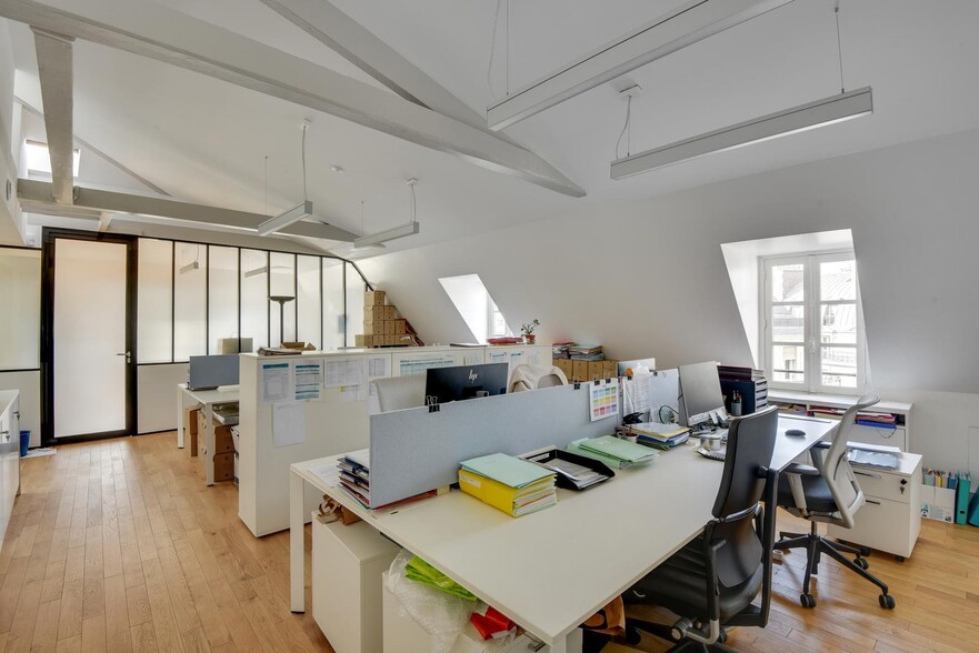 5 Rue Boudreau, Paris à louer - Photo de l’immeuble – Image 2 sur 11