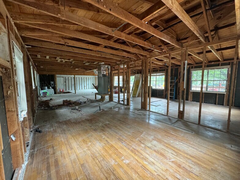 7701 Colton Bluff Springs Rd, Austin, TX à louer - Photo de l’immeuble – Image 3 sur 9