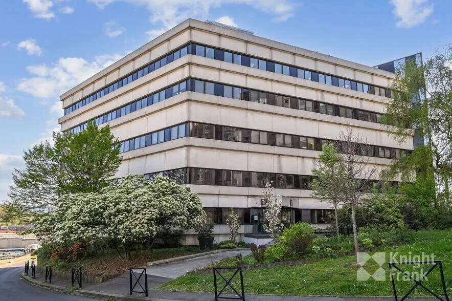 5 Boulevard Des Bouvets, Nanterre à louer - Photo de l’immeuble – Image 1 sur 9