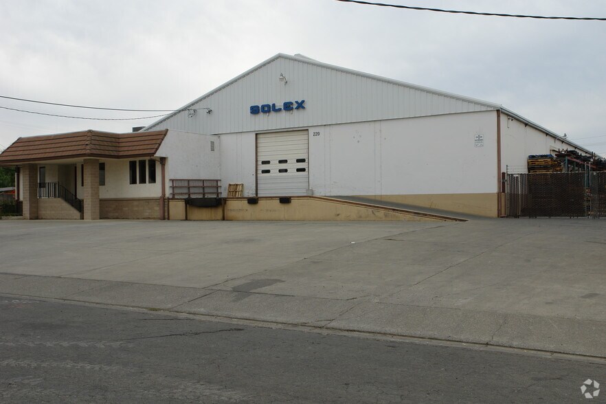 220 S Jefferson St, Dixon, CA à vendre - Photo de l’immeuble – Image 3 sur 4