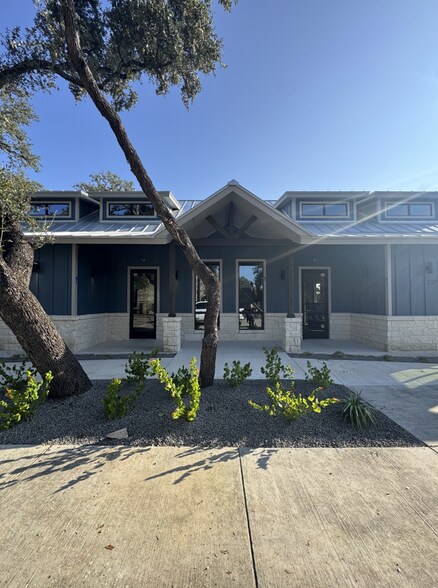 1022 River Rd, Boerne, TX à louer - Photo de l’immeuble – Image 2 sur 8