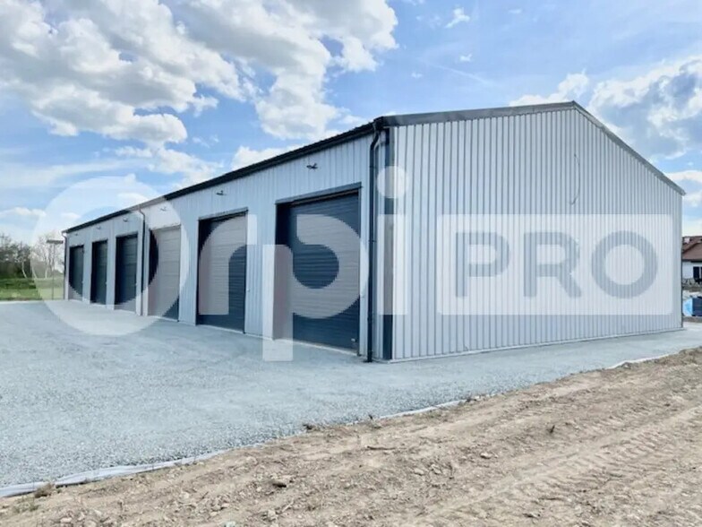 Industriel/Logistique dans Frontenas à louer - Photo de l’immeuble – Image 2 sur 11