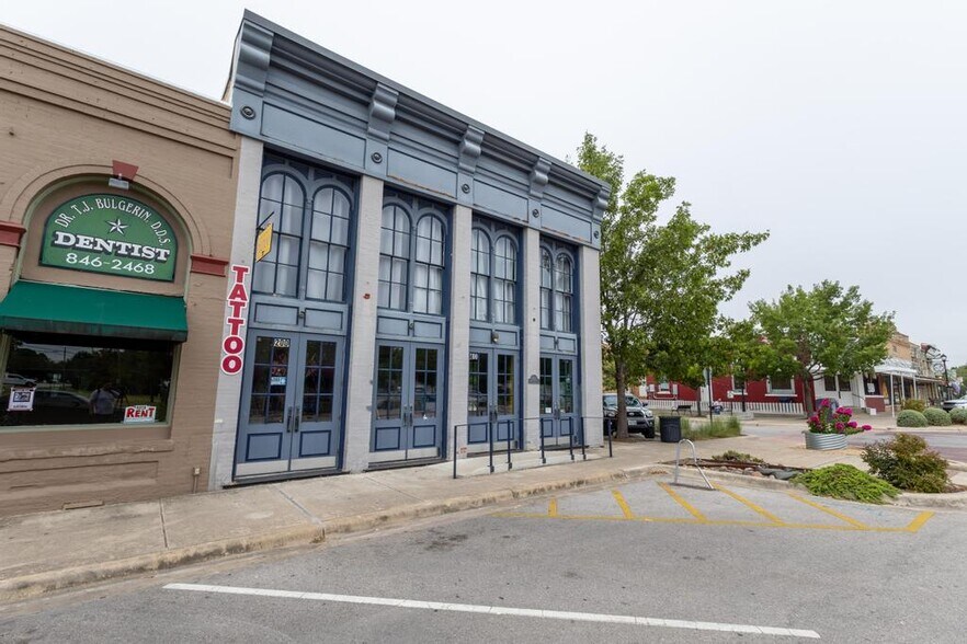 117 East St, Hutto, TX à vendre - Photo de l’immeuble – Image 1 sur 42
