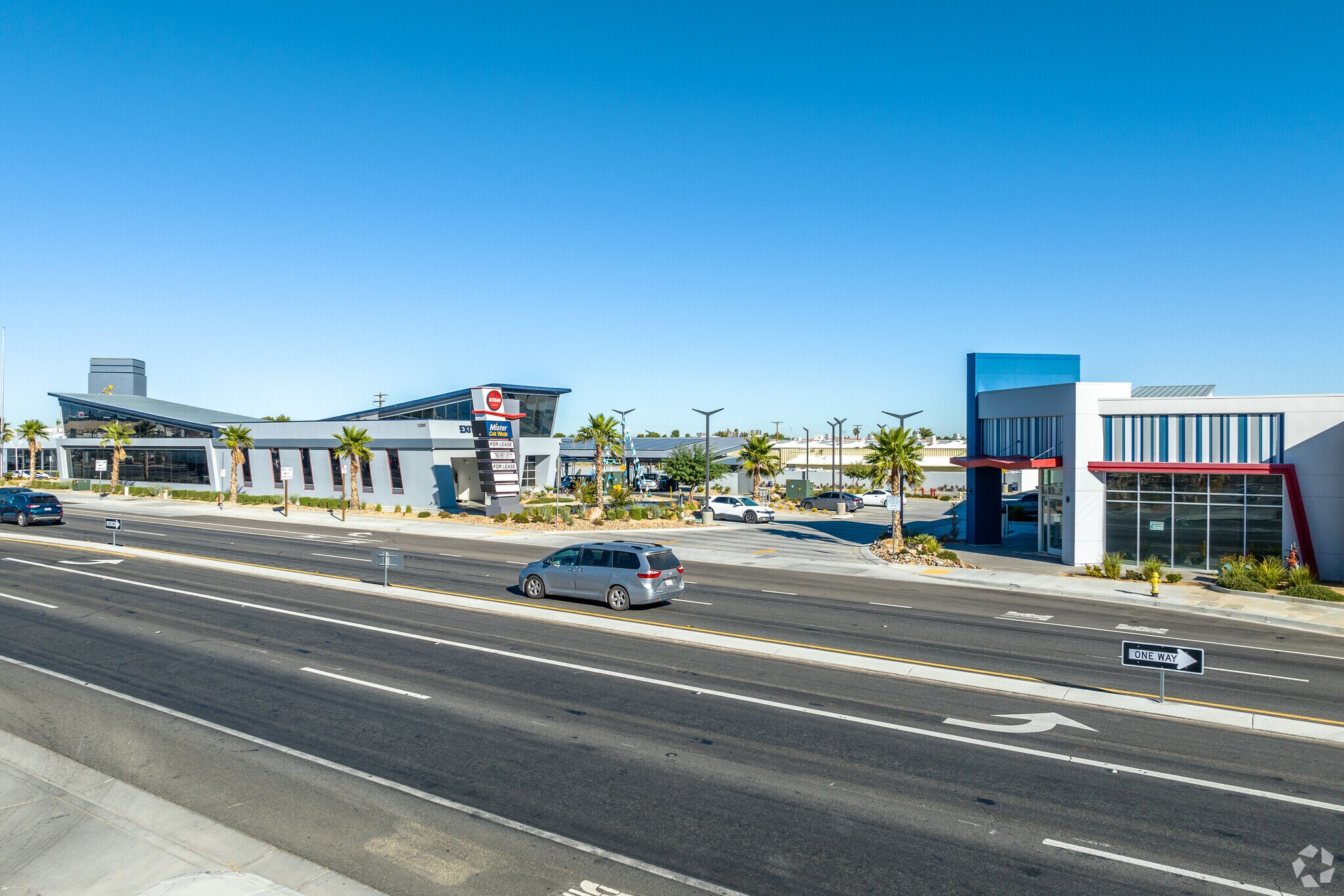 15250 Palmdale Rd, Victorville, CA à louer Photo de l’immeuble– Image 1 sur 23