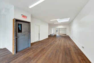 8-12 W Fordham Rd, Bronx, NY à louer Photo intérieure– Image 2 sur 12