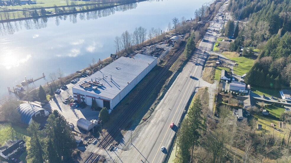 27222 Lougheed Hwy, Maple Ridge, BC à vendre - Photo de l’immeuble – Image 2 sur 6