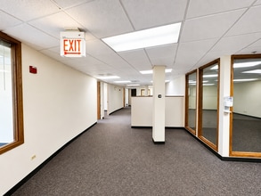 800 Enterprise Dr, Oak Brook, IL à louer Photo intérieure– Image 2 sur 7