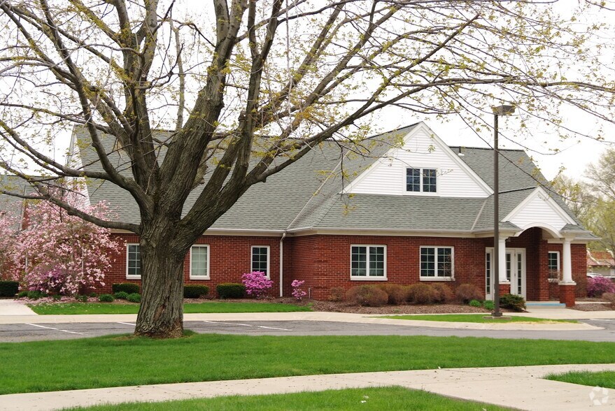 510 N Leavitt Rd, Amherst, OH à vendre - Photo de l’immeuble – Image 2 sur 4