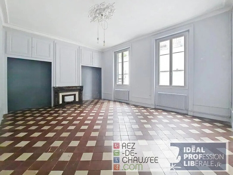 Bureau dans Lyon à vendre - Photo de l’immeuble – Image 2 sur 6