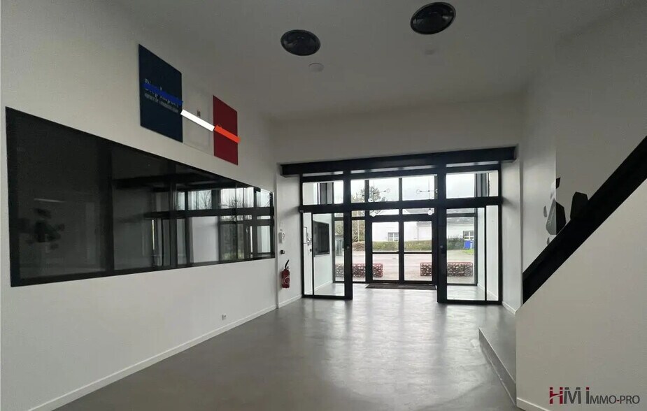 Bureau dans Mont-Saint-Aignan à louer - Hall d’entrée – Image 1 sur 8