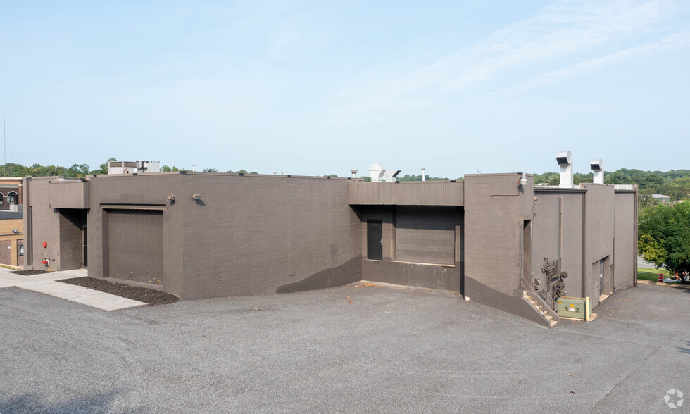1310 Racquet Rd, Baltimore, MD à louer - Photo de l’immeuble – Image 1 sur 3