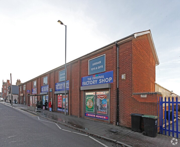 147-153 High St, Rushden à louer - Photo de l’immeuble – Image 2 sur 7