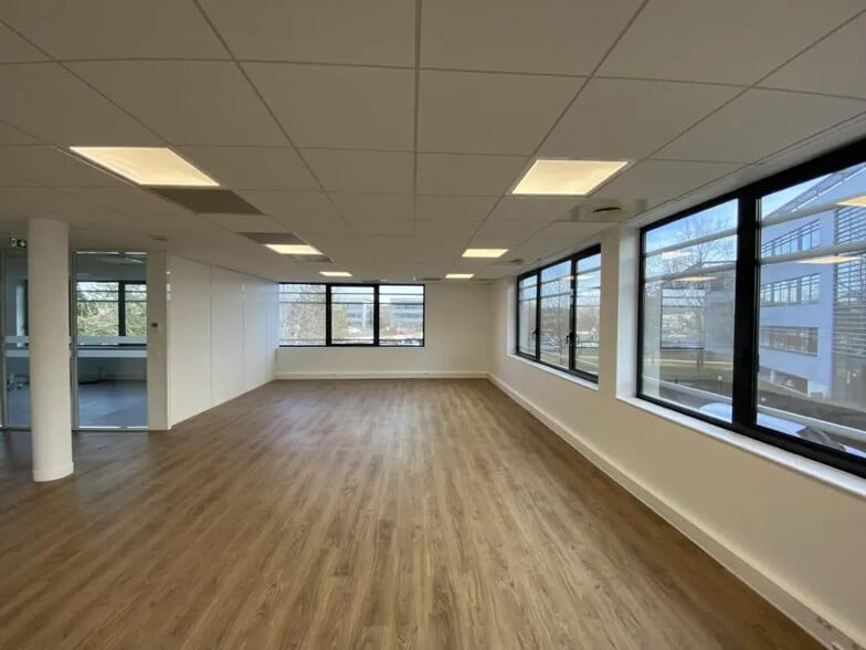 15 Allée Des Ginkgos, Bron à louer - Photo intérieure – Image 1 sur 3