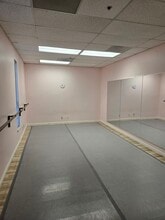 16165 Monterey Rd, Morgan Hill, CA à louer Photo intérieure– Image 1 sur 4