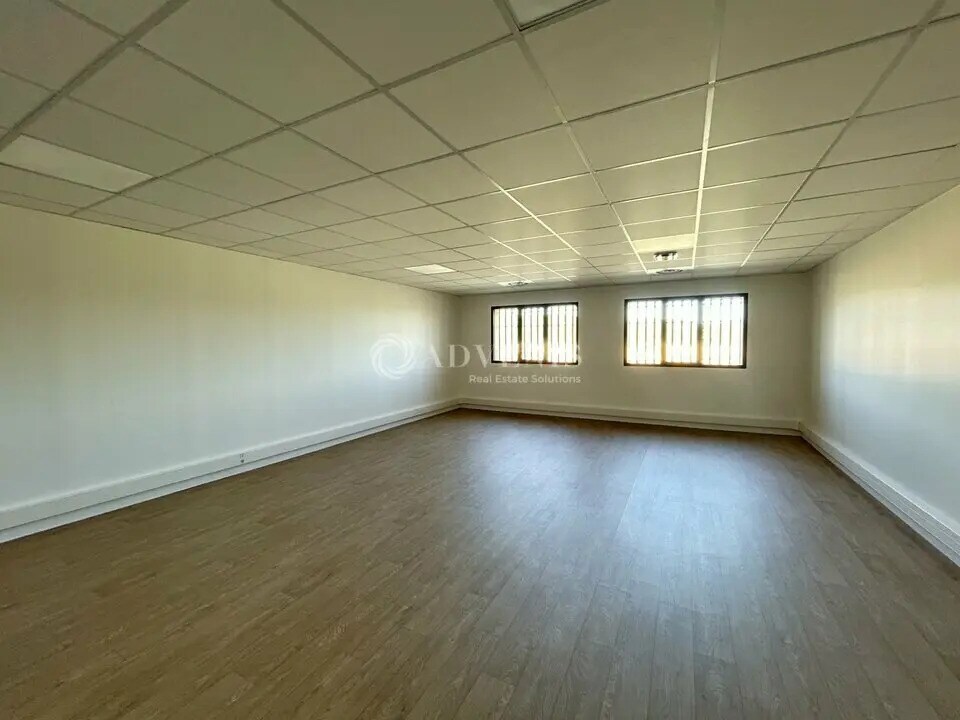 Bureau dans Montredon-des-Corbières à vendre Photo de l’immeuble– Image 1 sur 9