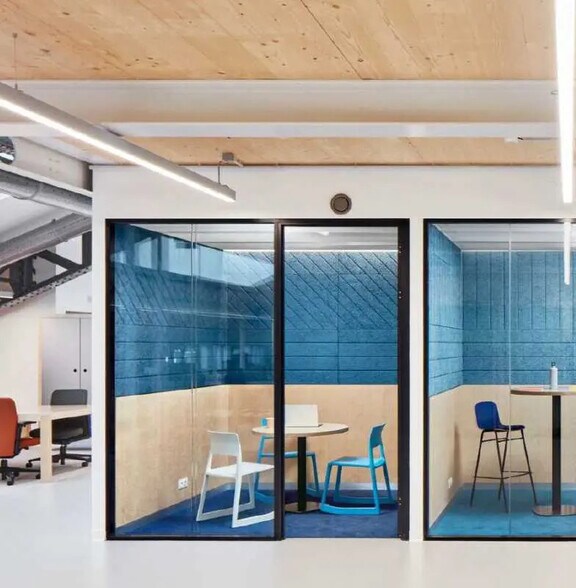 1 Rue De Saint-Pétersbourg, Paris à louer - Photo de l’immeuble – Image 1 sur 6