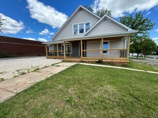 Plus de détails pour 237 E Main St, Yadkinville, NC - Bureau/Local commercial à louer