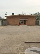 2418 College Ave, Garland, TX à louer Photo de l’immeuble– Image 2 sur 3