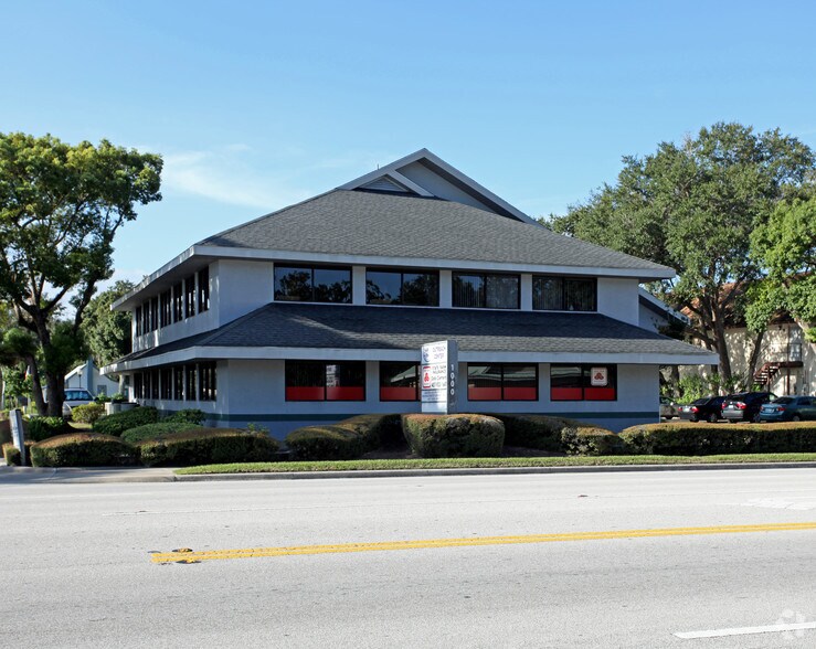 1000 Emmett St, Kissimmee, FL à louer - Photo de l’immeuble – Image 2 sur 14