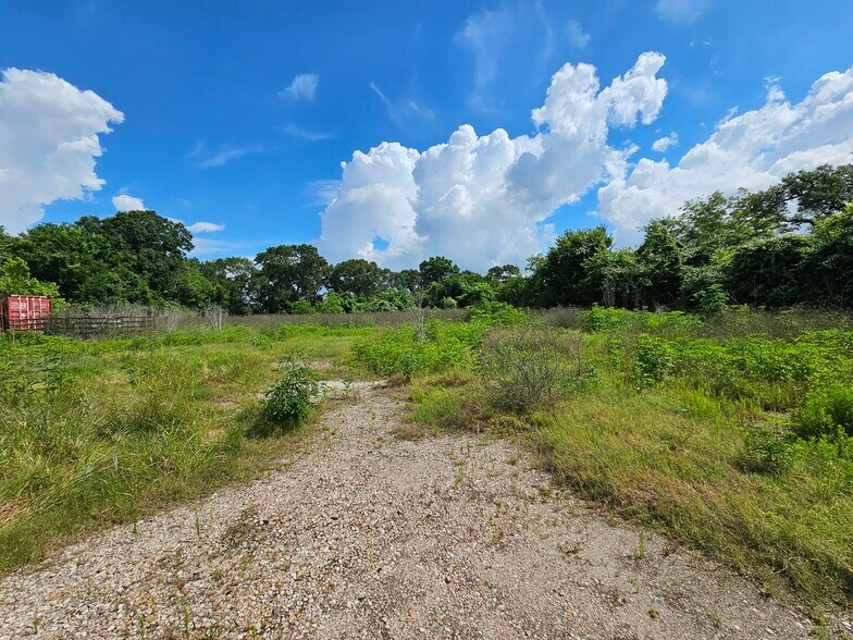 6007 Van Zandt St, Houston, TX à louer - Photo de l’immeuble – Image 3 sur 15