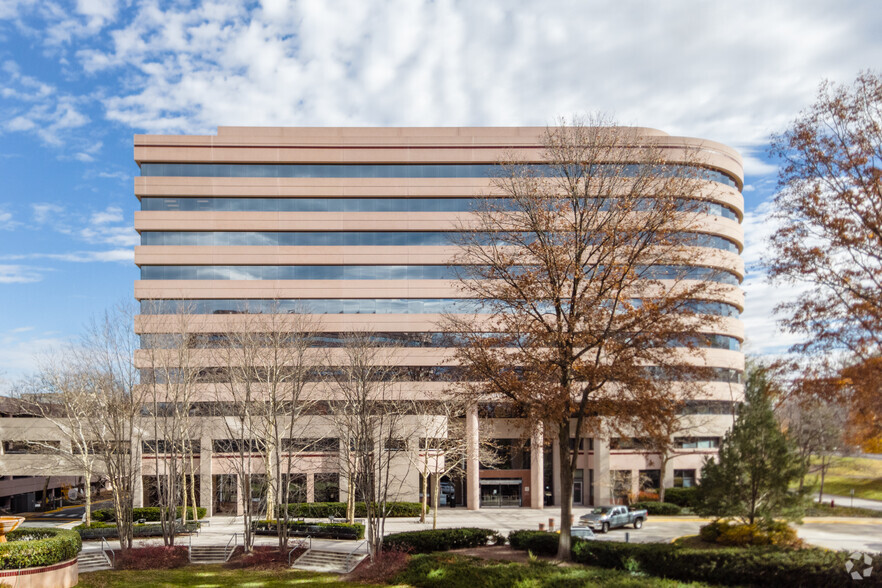 6701 Democracy Blvd, Bethesda, MD à louer - Photo de l’immeuble – Image 2 sur 4