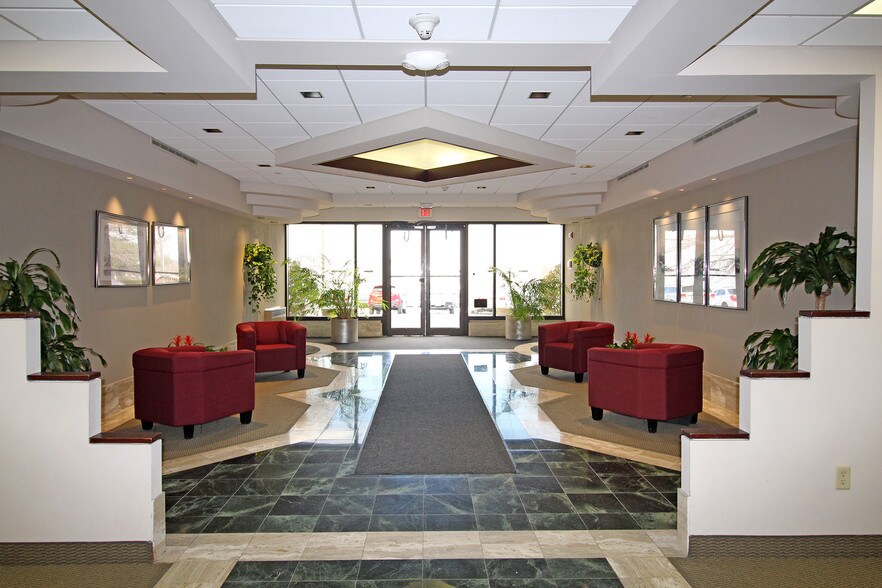 55 Corporate Dr, Trumbull, CT à louer - Hall d’entrée – Image 2 sur 20