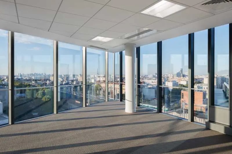 Bureau dans Châtillon à louer - Photo de l’immeuble – Image 2 sur 9