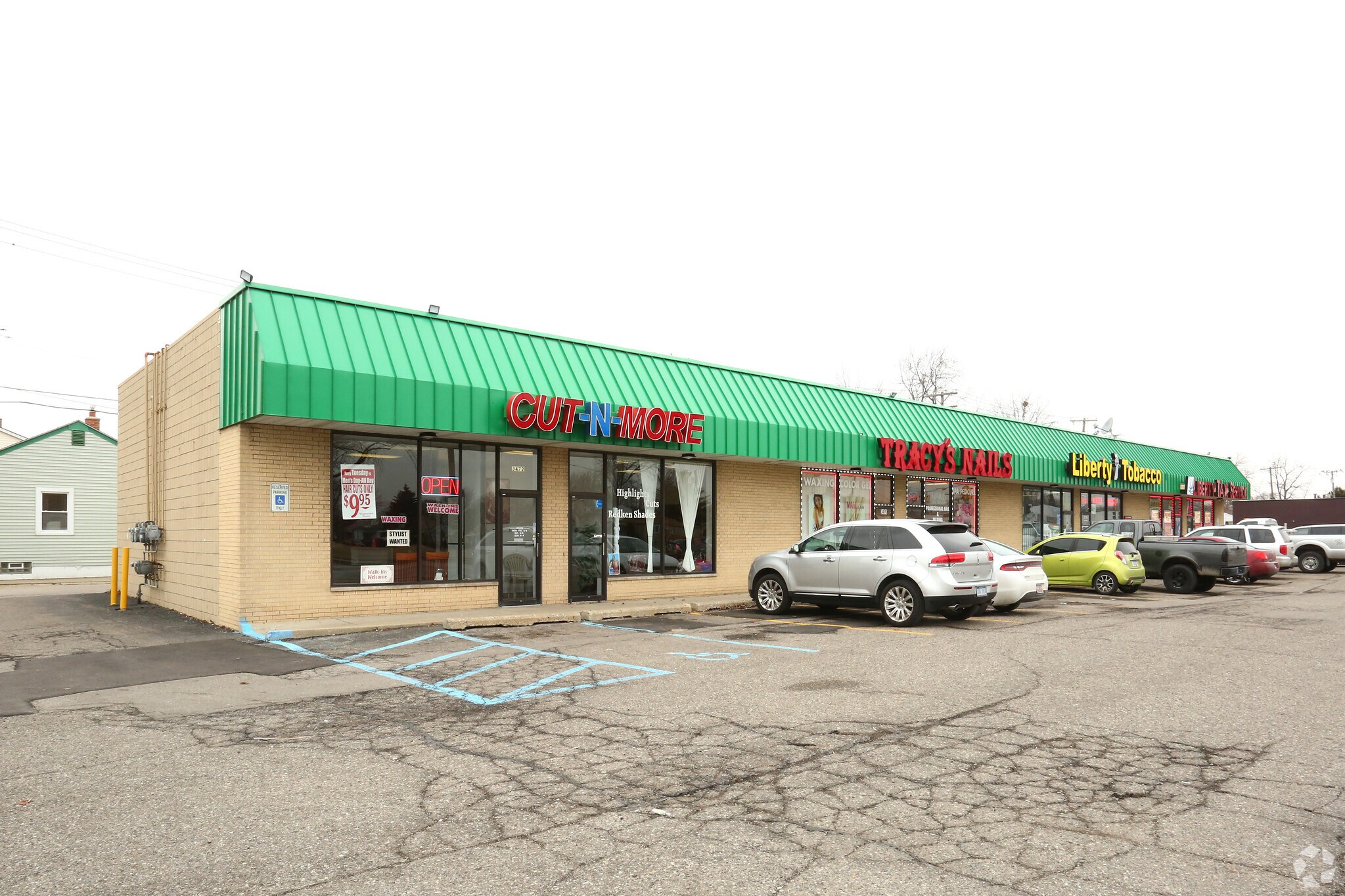 3460-3472 Dix Hwy, Lincoln Park, MI à louer Photo principale– Image 1 sur 9