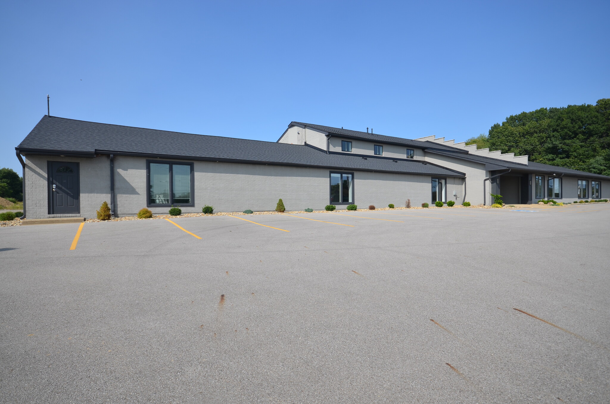 443-445 Turkeyfoot Lake Rd, Akron, OH à louer Photo de l’immeuble– Image 1 sur 16