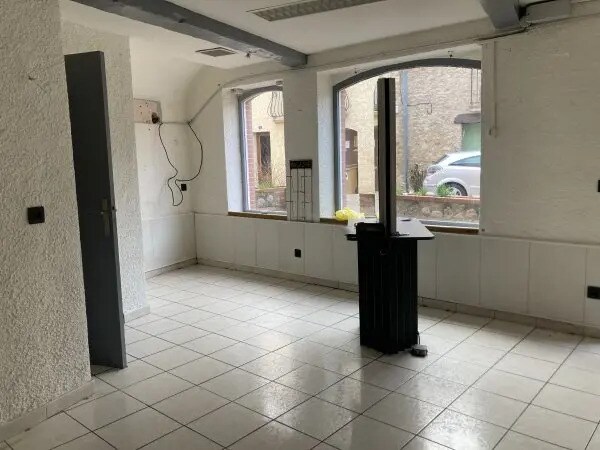 Local d'activités dans Saint-Génis-des-Fontaines à vendre - Photo de l’immeuble – Image 2 sur 4