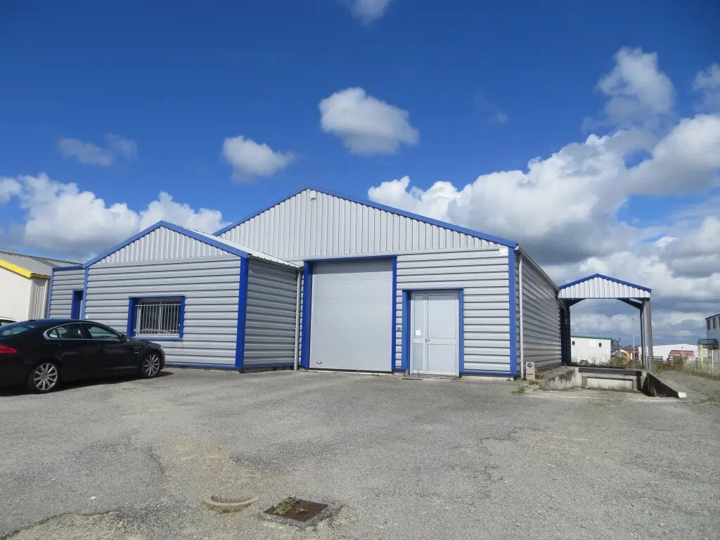 Local d’activités dans Saint-Évarzec à louer Photo principale– Image 1 sur 2