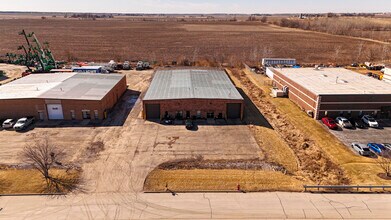 640 N Heartland Dr, Sugar Grove, IL - VUE AÉRIENNE  vue de carte - Image1
