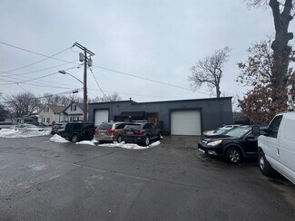 Plus de détails pour 27 Lockwood Rd, Bay Shore, NY - Industriel/Logistique à vendre