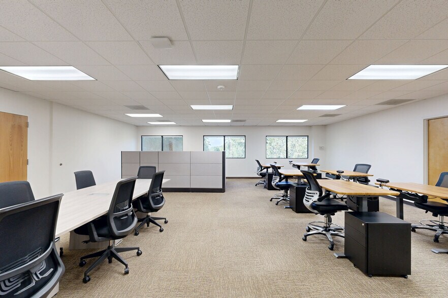 6135 Park South Dr, Charlotte, NC à louer - Numérisation 3D Matterport – Image 3 sur 26